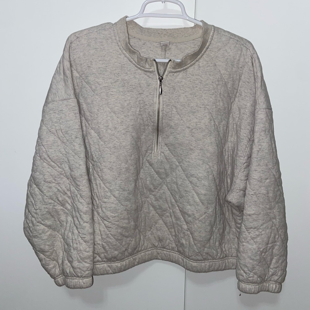 Light Grey quilted quarter zip sweater shirt - Size: XXL